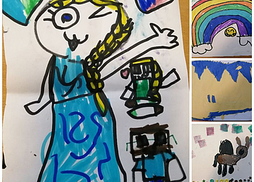 Auf dem Bild sind vier gemalte Kinderbilder zu sehen. Auf dem einem eine Frau mit langen blonden Haaren, blauen Augen und einem blauen Kleid. Auf einem weiteren Bild ist eine Regenbogen mit vielen verschiedenen Farben und darunter einer kleinen Sonne zu sehen. Auf den weiteren Bildern kann man z.B. blaue Zacken oder ein braunes Tier erkennen.