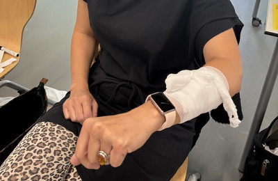 Verband am linken Unterarm