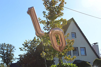 Rose Goldene Luftballons in Zahlenform einer 10
